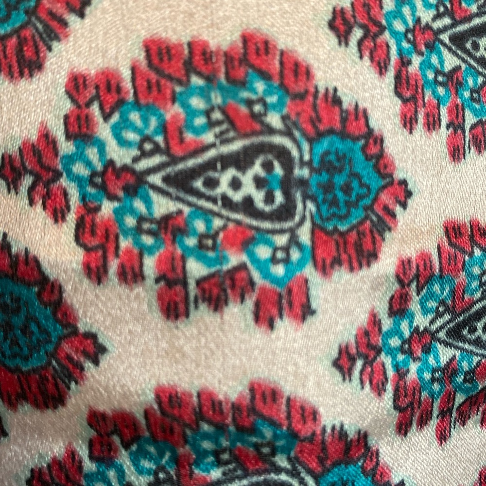 Large Square Scarf - Picture 10 of 10